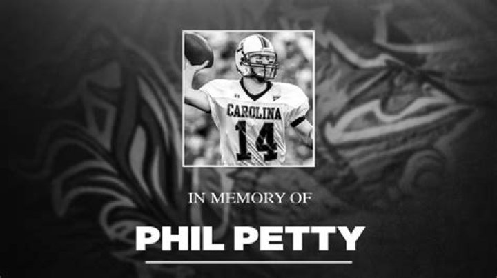 
What Happened To Phil Petty? South Carolina Quarterback Passed Away At 43, Twitter Floods With Tributes 