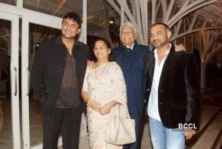 What Happened To Ramesh Dev? Death Cause As Wife Seema and Sons Mourning