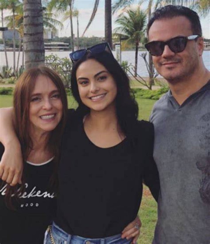
Who are Camila Mendes Parents? Camila Mendes Biography, Parents Name and More 