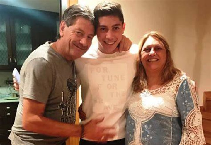 
Who are Federico Valverdes Parents? Federico Valverde Biography, Parents Name, Nationality and More 