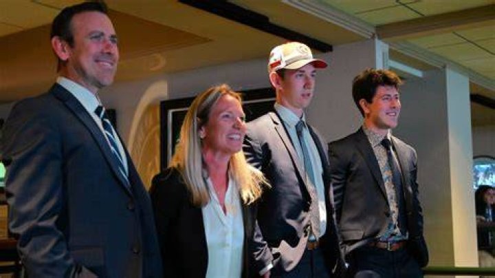Who Are Jake Sanderson Parents? Meet His Former NHL Forward Father Geoff Sanderson And Mother Ellen
