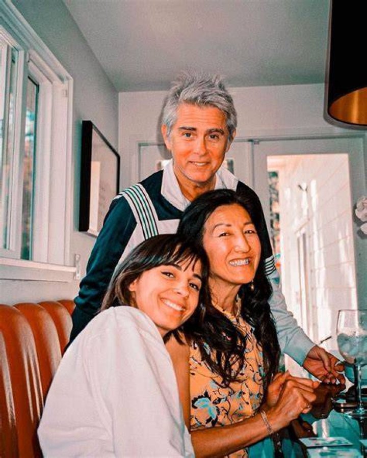 Who are Naomi Scotts Parents? Naomi Scott Biography, Parents Name, Nationality and More