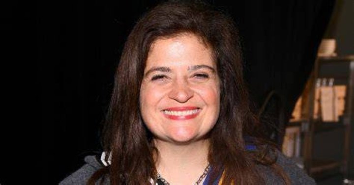 
Who Is Alex Guarnaschelli Dating In 2022? Untold Truth About The Restaurateur’s Love Life 