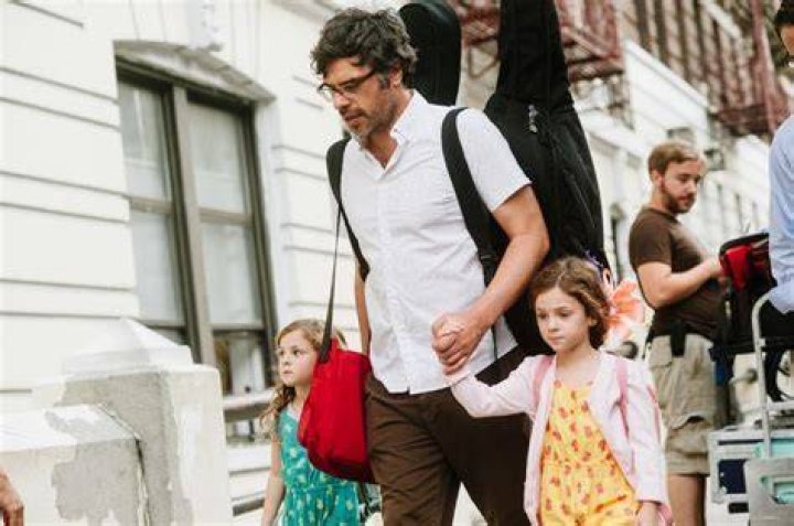 
Who Is Jemaine Clement Wife Miranda Manasiadis? Daughter Sophocles Iraia Clement, Net Worth 