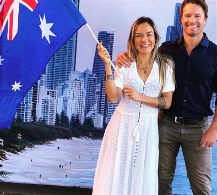 
Who Is Mari Borges? Meet Journalist Denham Hitchcock Wife And Children – Their Age Difference Explored 