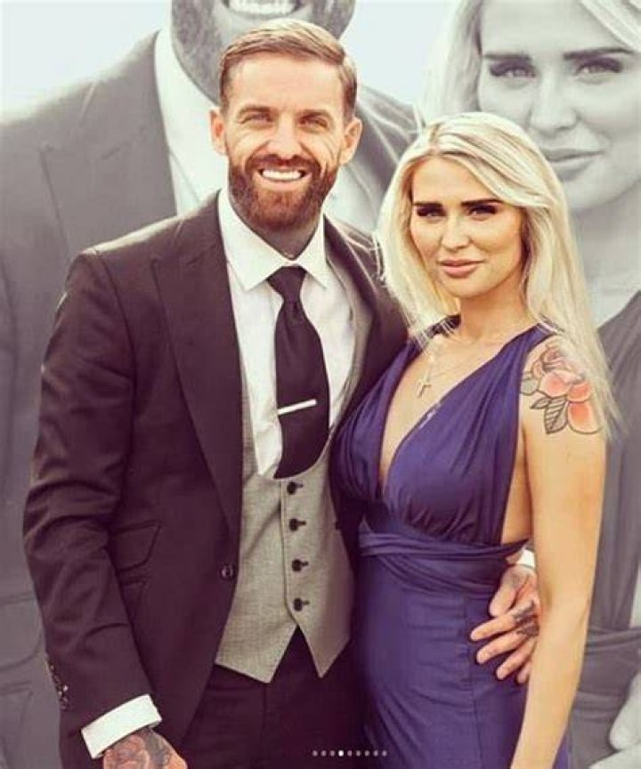 
Who Is Talia Oatway? Geordie Shore’s Aaron Chalmers Partner Is Pregnant With 3rd Child 
