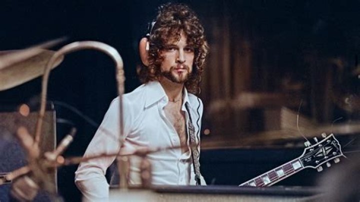 
Why Was Lindsey Buckingham Sacked From Fleetwood Mac? Meet The American Singer On Instagram 