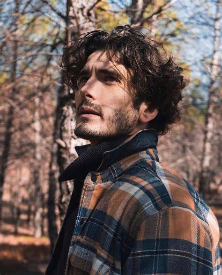 
Yon González’s Biography: Age, Height, Relationships, Net Worth 