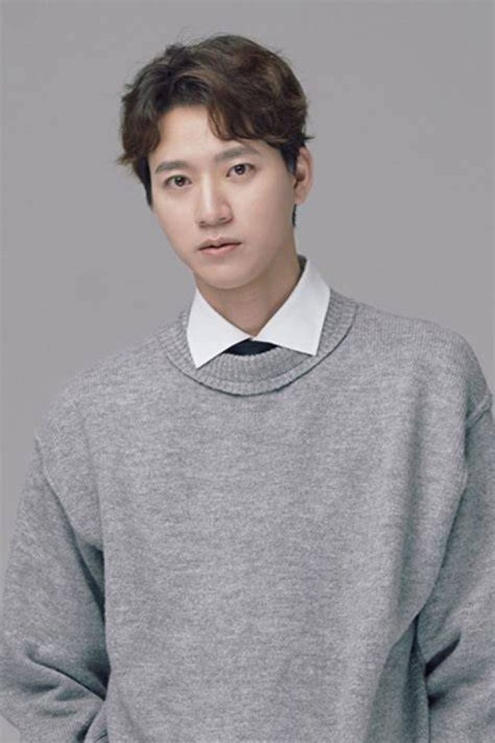 
Yoo Min-kyu Height, Weight, Net Worth, Age, Birthday, Wikipedia, Who, Nationality, Biography 